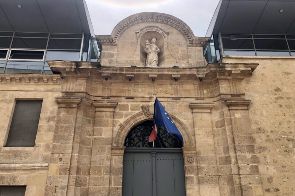 La Direction régionale des affaires culturelles siège dans un ancien couvent où les religieuses et prostituées de Bordeaux ont eu l'occasion de se côtoyer. 